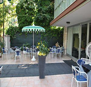 Hotel Bacco Rimini Buitenkant foto