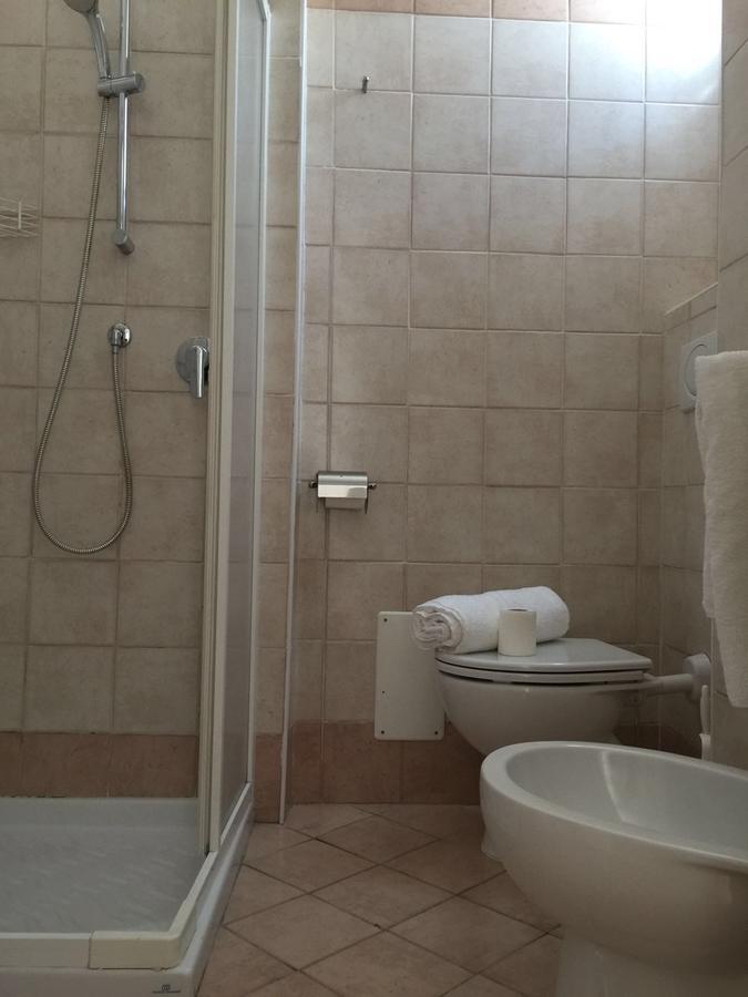 Hotel Bacco Rimini Buitenkant foto